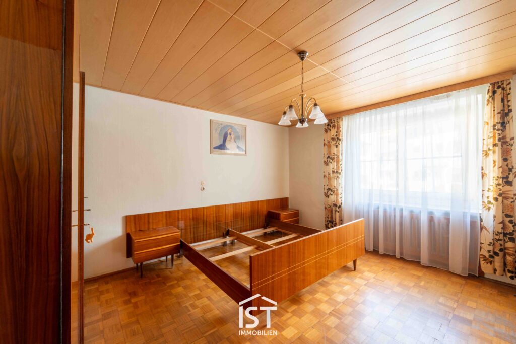24 Schlafzimmer